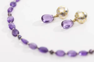 bilderslide-home-lila-kette-ohrringe